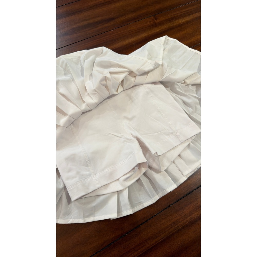 Lululemon White Pleated Tennis Skirt Size 4 Activewear Mini Skirt - Picture 15 of 16